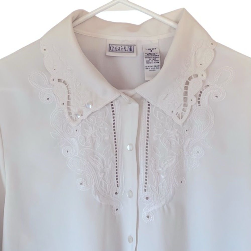 Christie and Jill Vtg 80’s Embroidered Cream Blouse Pearl Buttons Down Size 18